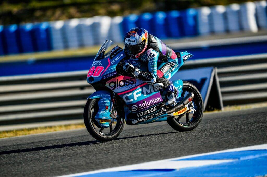 Pazzesco a Jerez: Alonso domina ma cade. Rimonta e torna ai box piangendo.