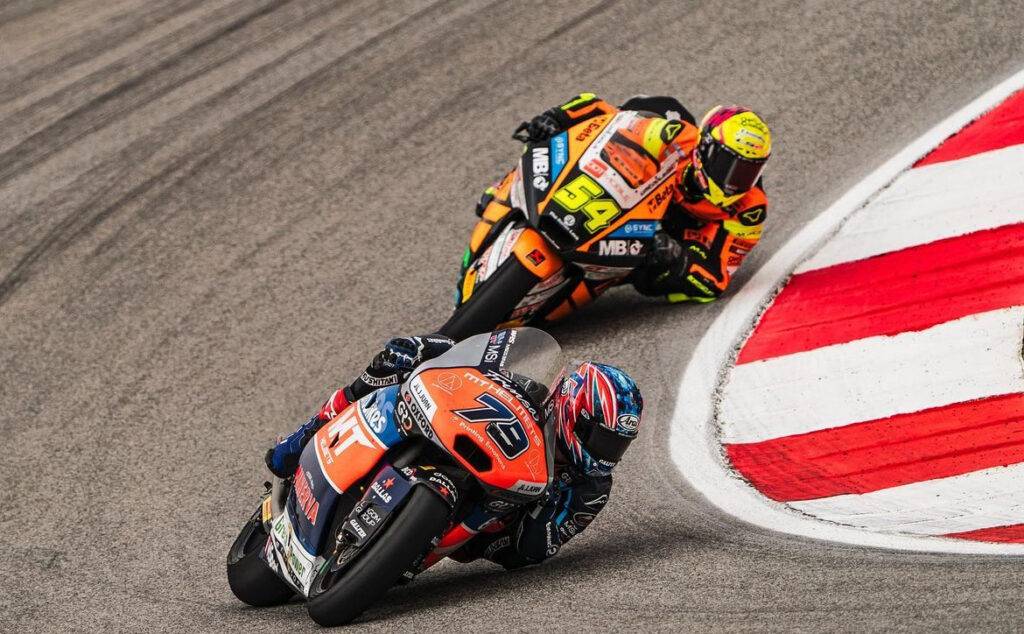 Ogura davanti, ma Roberts suona la carica. Male Arbolino e Aldeguer: FP1 Moto2