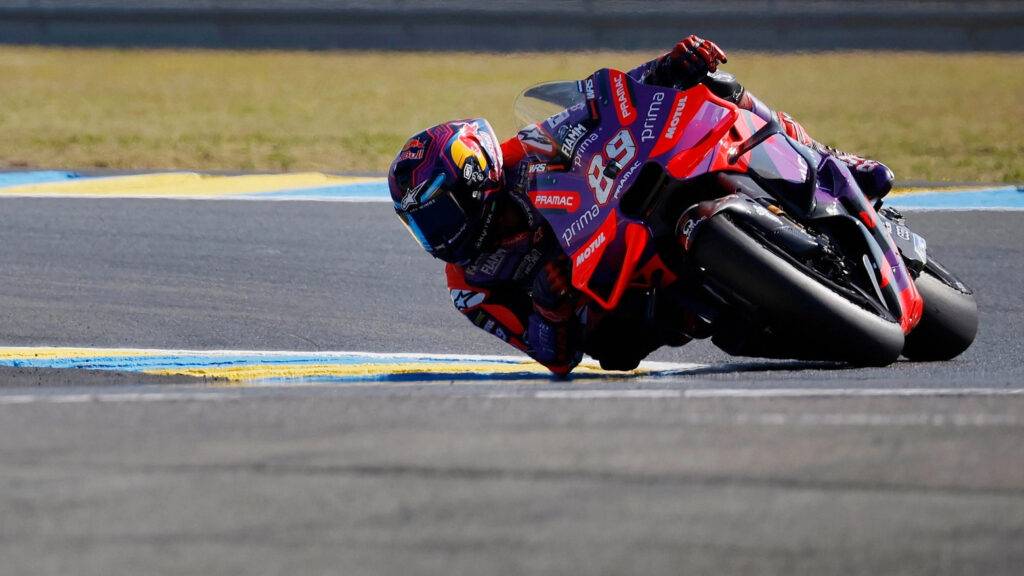 Martinator risponde a Bagnaia. Pole al Sachsenring. Marquez fuori in Q1