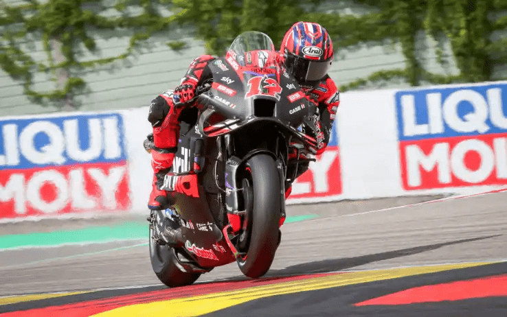 Maverick Vinales da record in Germania