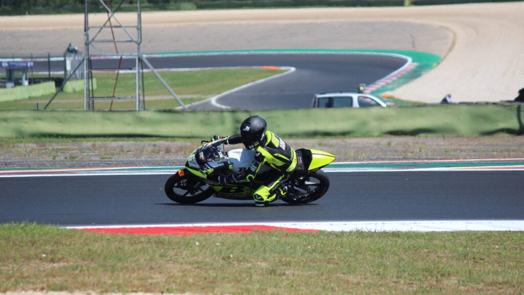 Lorenzo Pritelli “Babbo mi ha trasmesso la passione per le moto, a due anni e mezzo ero già in moto.”