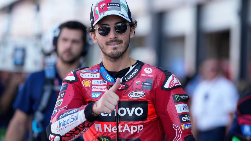 Pecco Bagnaia sul finale di stagione: “Se annullassero l’ultima gara non sarebbe giusto, ma non decido io”.