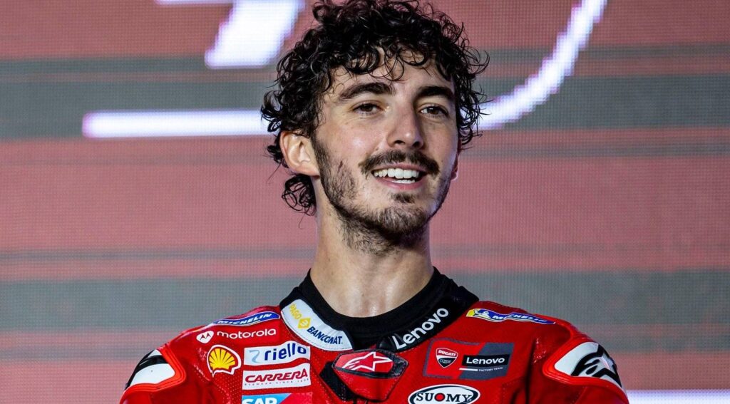 Pecco Bagnaia fenomenale in Thailandia: vince davanti a Martin e Acosta e vola a -17