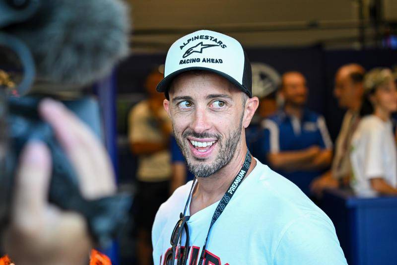 Dovizioso ad EICMA su Toprak: “Con BMW ha fatto vedere quanto è forte e quanto è veloce”