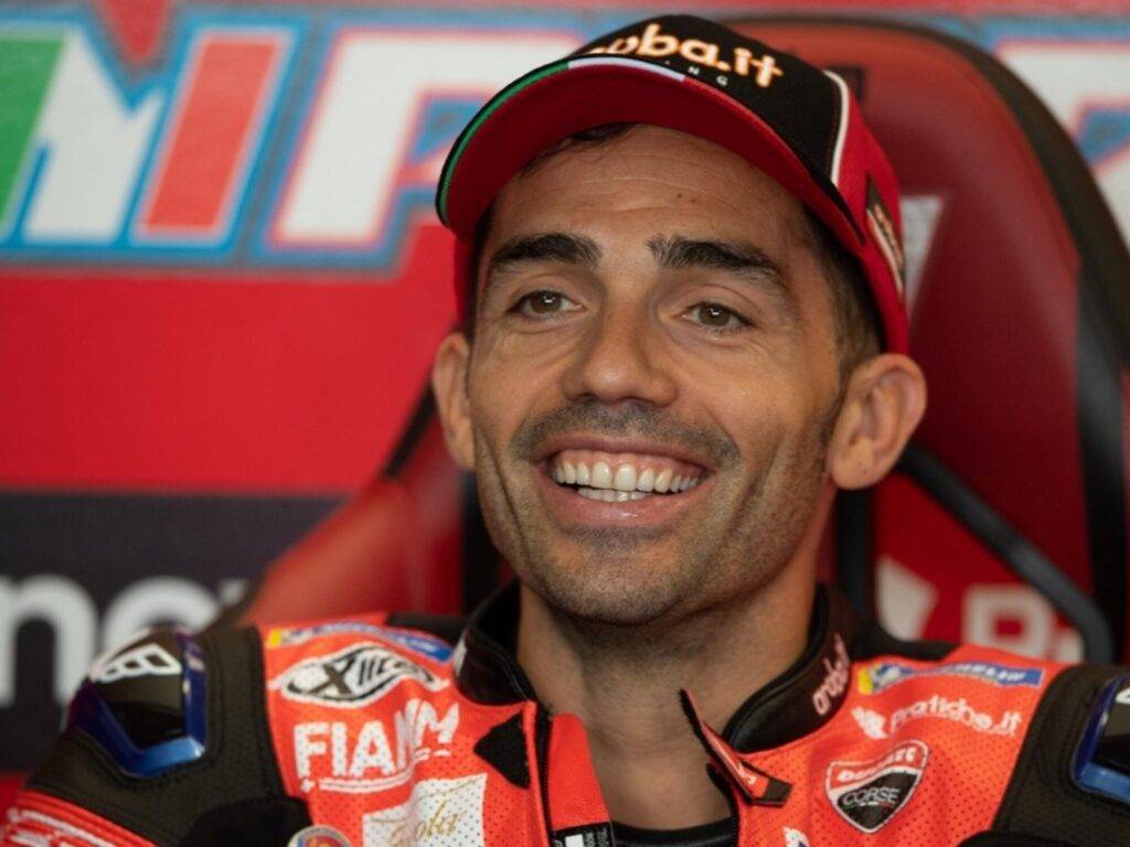 Pirro parla chiaro: “La Ducati GP25 sarà perfetta per Bagnaia e Marquez”.