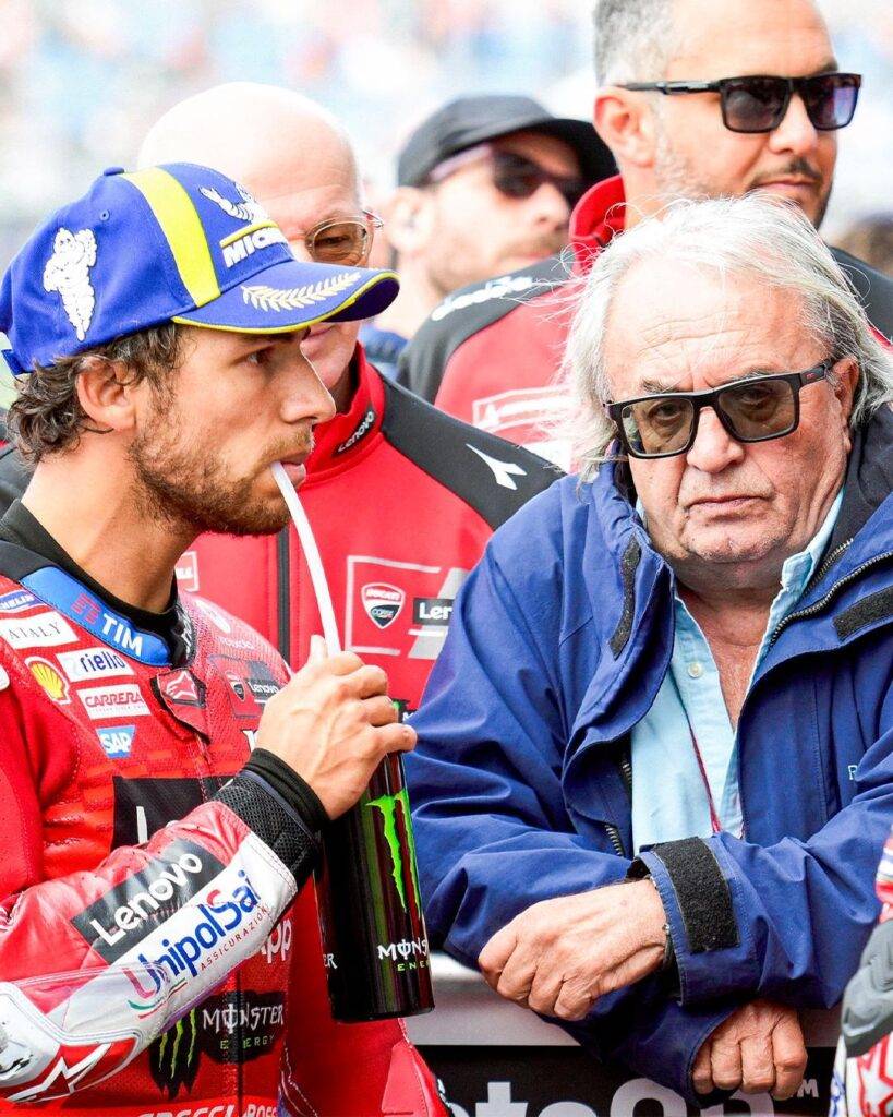 Enea Bastianini e lo storico manager Carlo Pernat si separano. Cos’è successo? Chi è il nuovo manager?