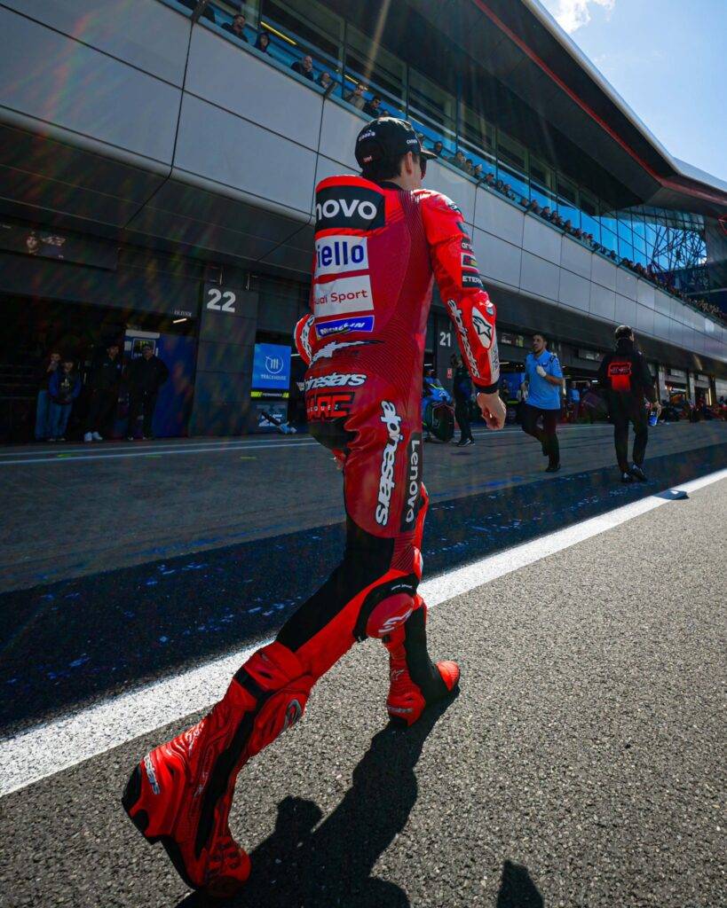 Marc Marquez in pitlane e a Silverstone