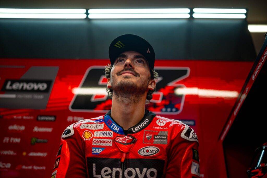 Pecco Bagnaia nel suo box ad Assen