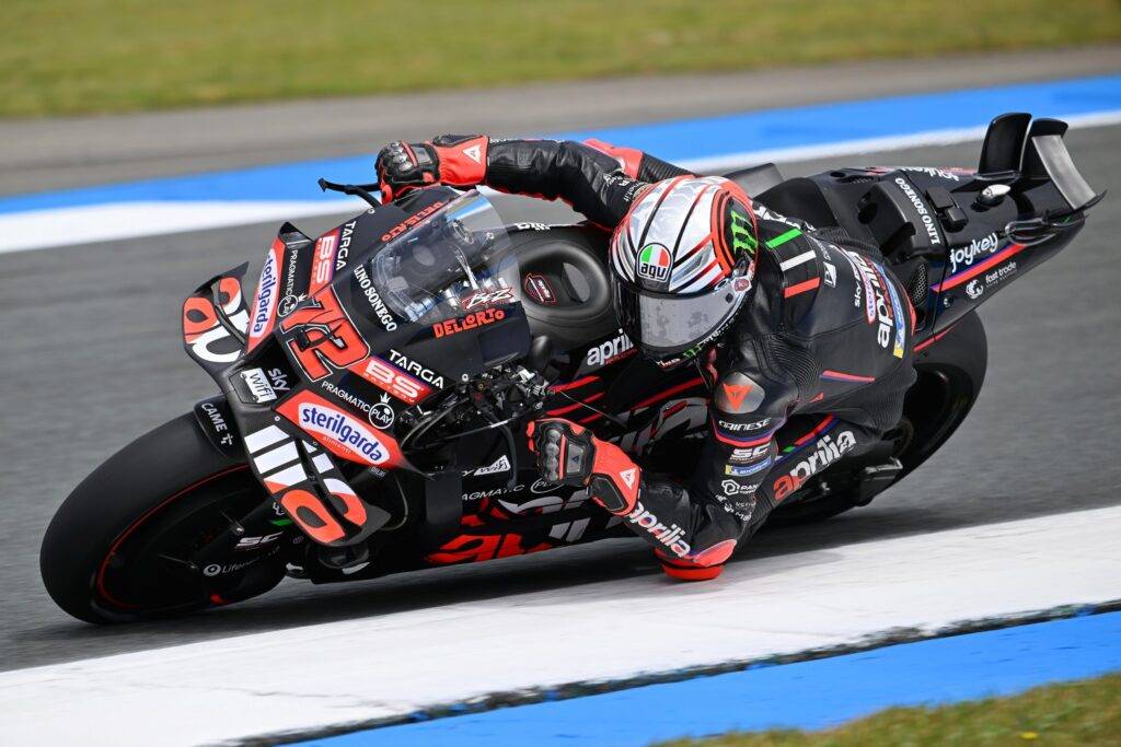 Marco Bezzecchi sulla sua Aprilia ad Assen