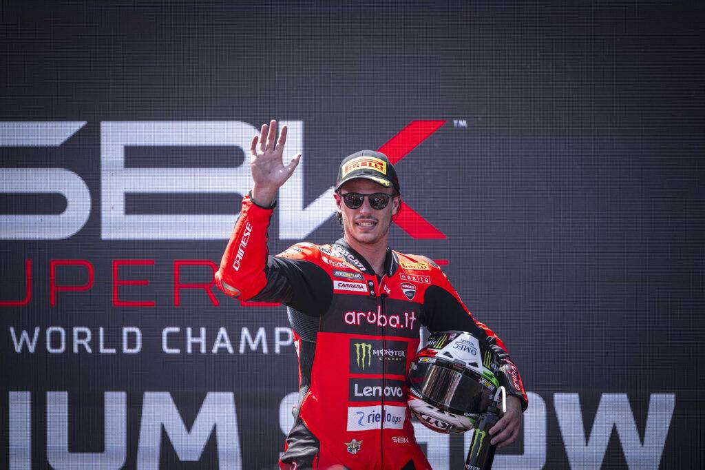 Nicolò Bulega sul podio in Gara 1 a Misano