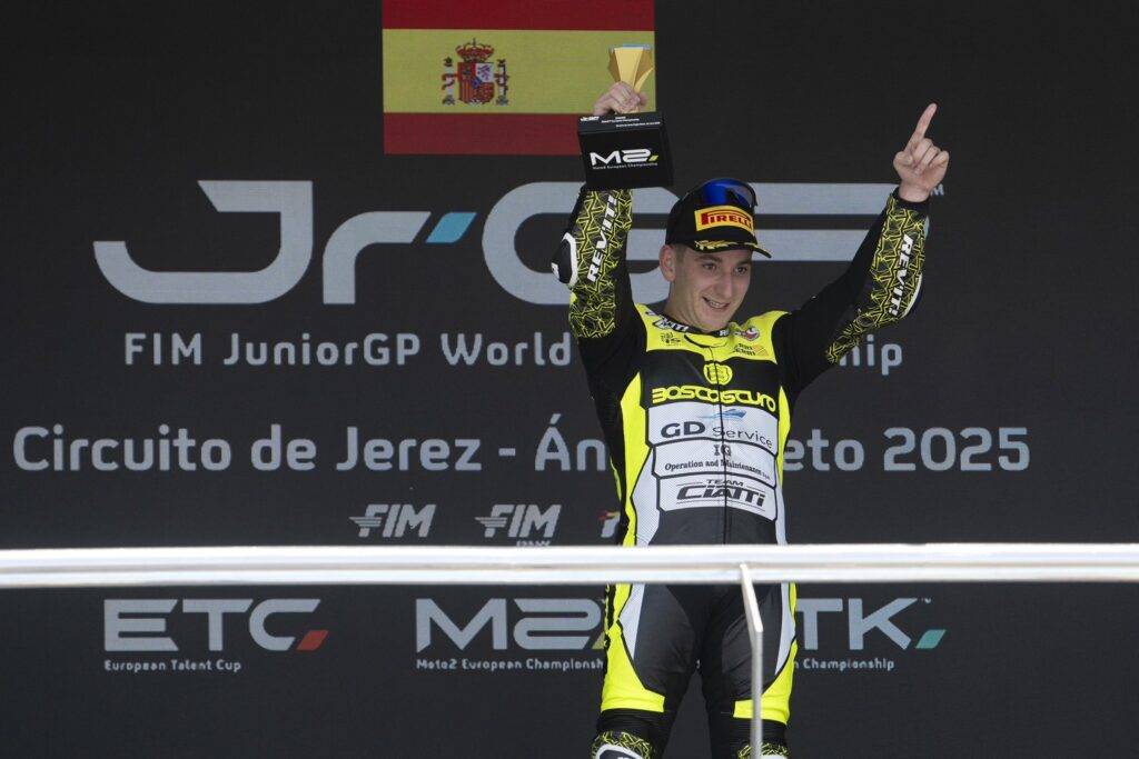 
Unai Orradre sul podio del JuniorGP Moto2 a Jerez