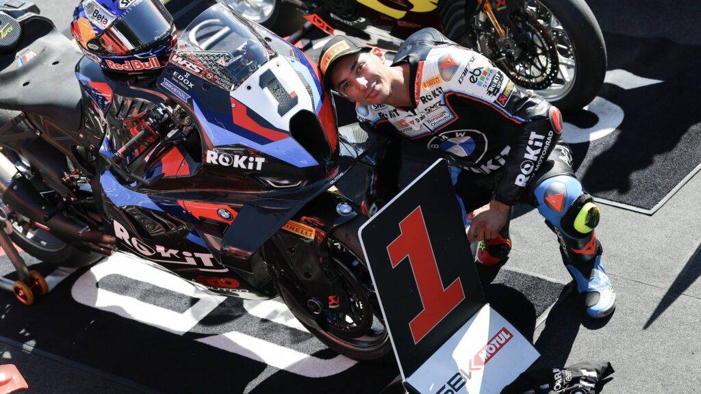 WorldSBK, Toprak Razgatioglu vince Gara 1 a Estoril